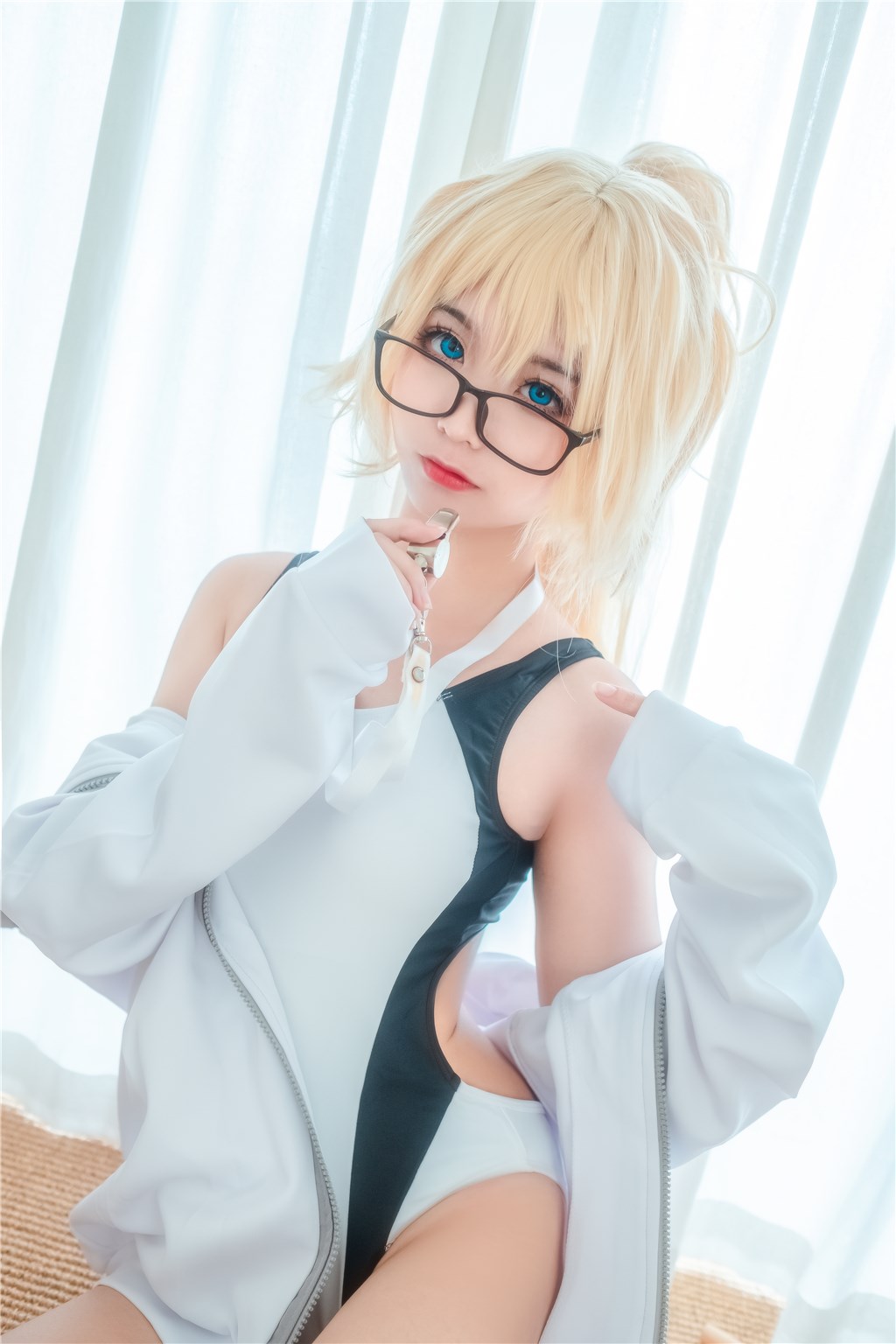 略显性感的情欲启示：在文字中捕捉那段令人心跳加速的禁忌瞬间